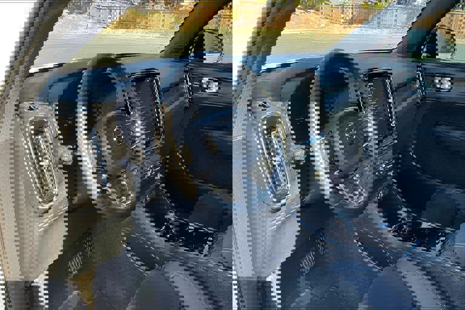 Used 2023 Volvo C40 P8 Recharge Ultimate image 16