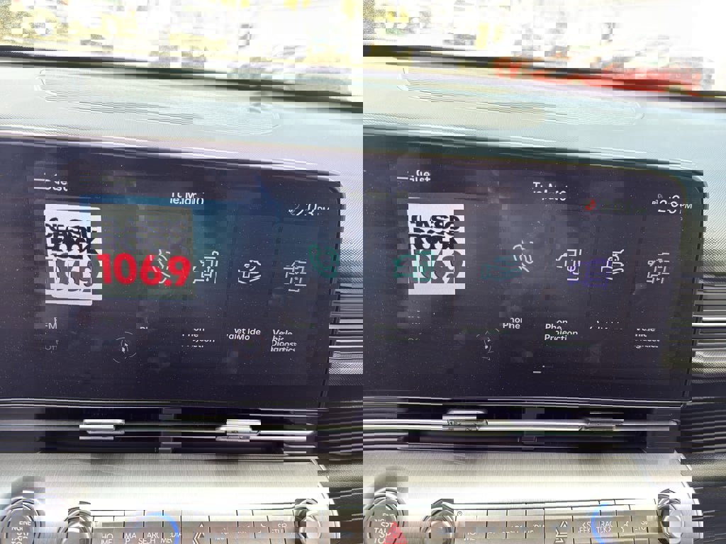 Used 2025 Hyundai Kona SEL image 18