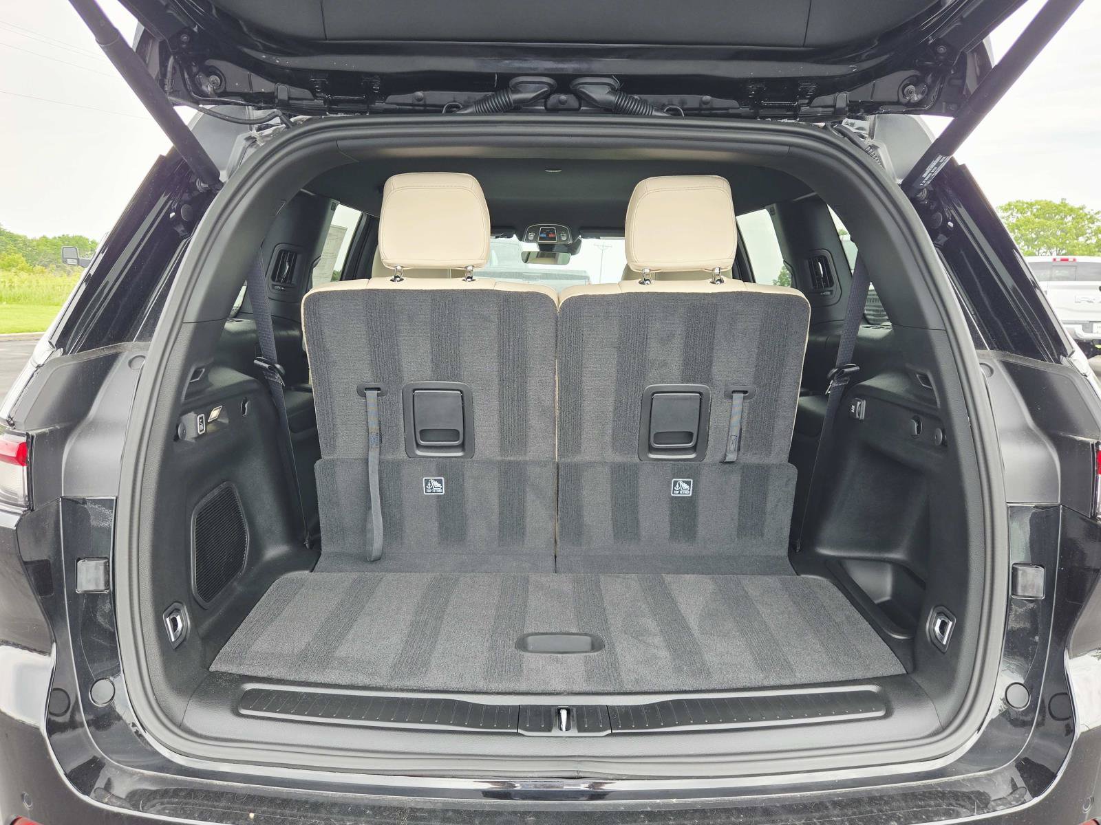 New 2026 Jeep Grand Cherokee L Limited AWD/4WD image 15