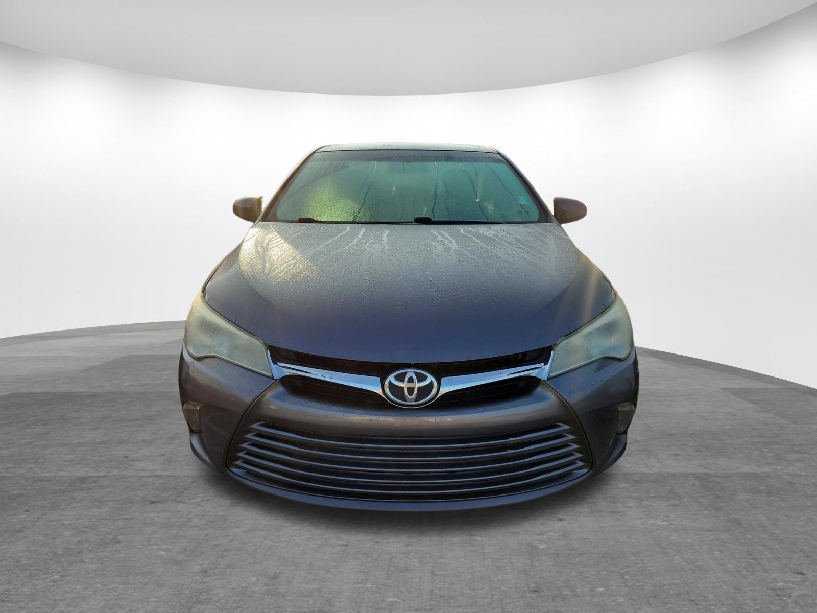 Used 2016 Toyota Camry XLE FWD image 2