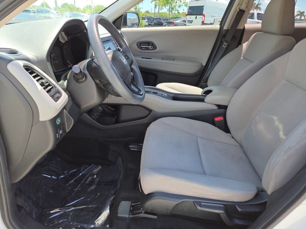 Used 2017 Honda HR-V LX image 28
