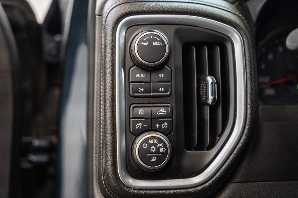 Used 2020 Chevrolet Silverado 1500 LT Trail Boss AWD/4WD image 43