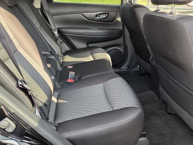 Used 2019 Nissan Rogue S w/ Special Edition Package FWD image 13