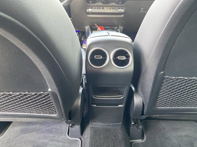 Used 2021 Mercedes-Benz GLB 250 4MATIC image 50