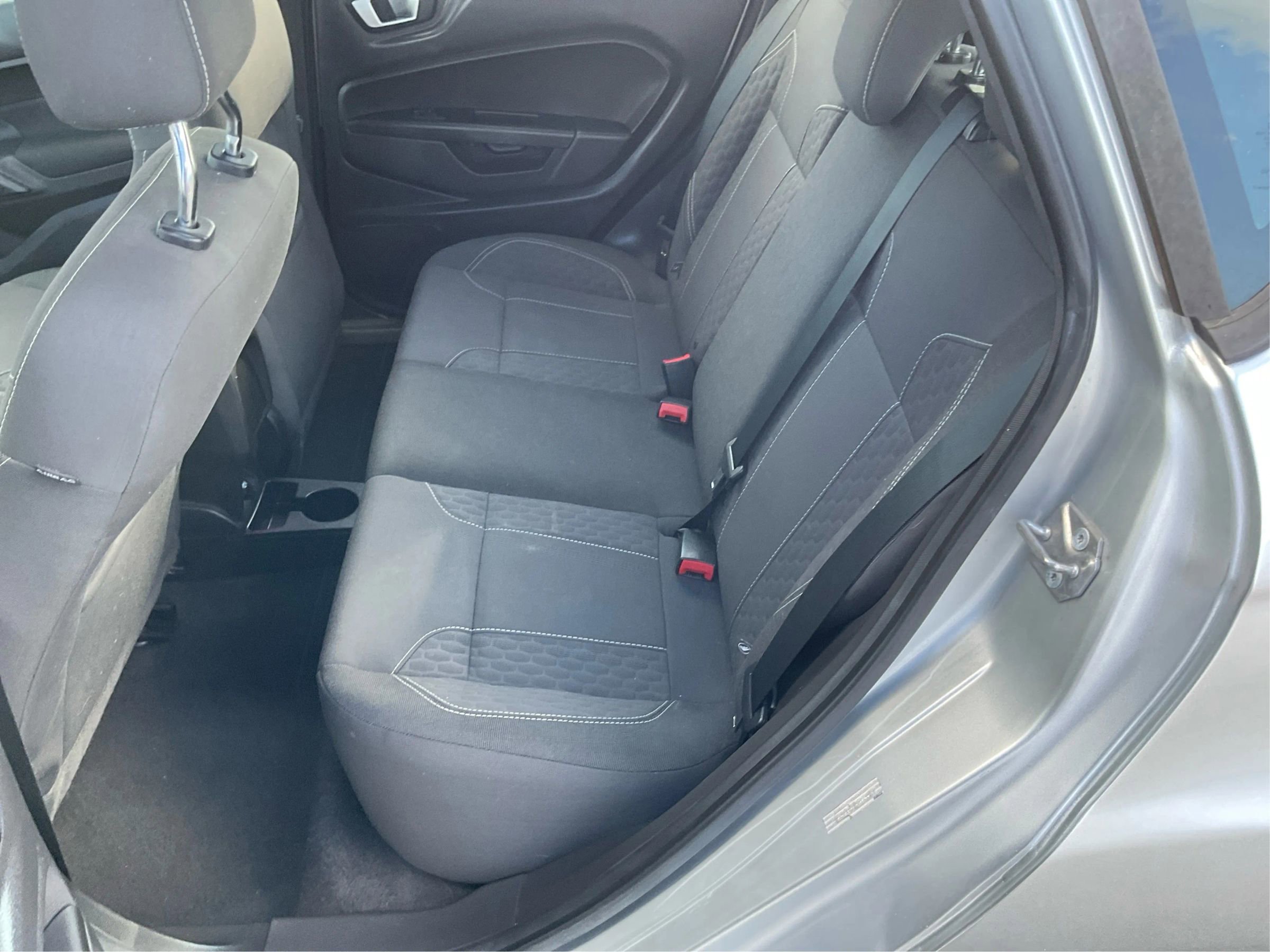 Used 2016 Ford Fiesta SE w/ Equipment Group 201A image 10