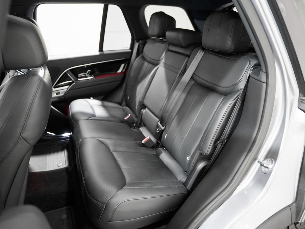 Used 2023 Land Rover Range Rover SE image 27