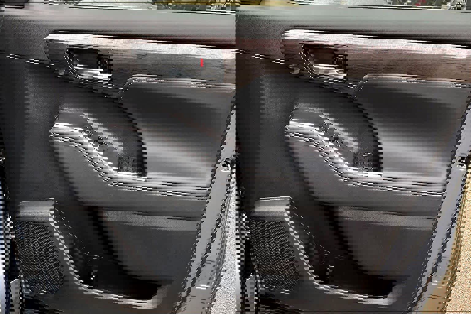 Used 2023 Toyota Highlander Limited image 22