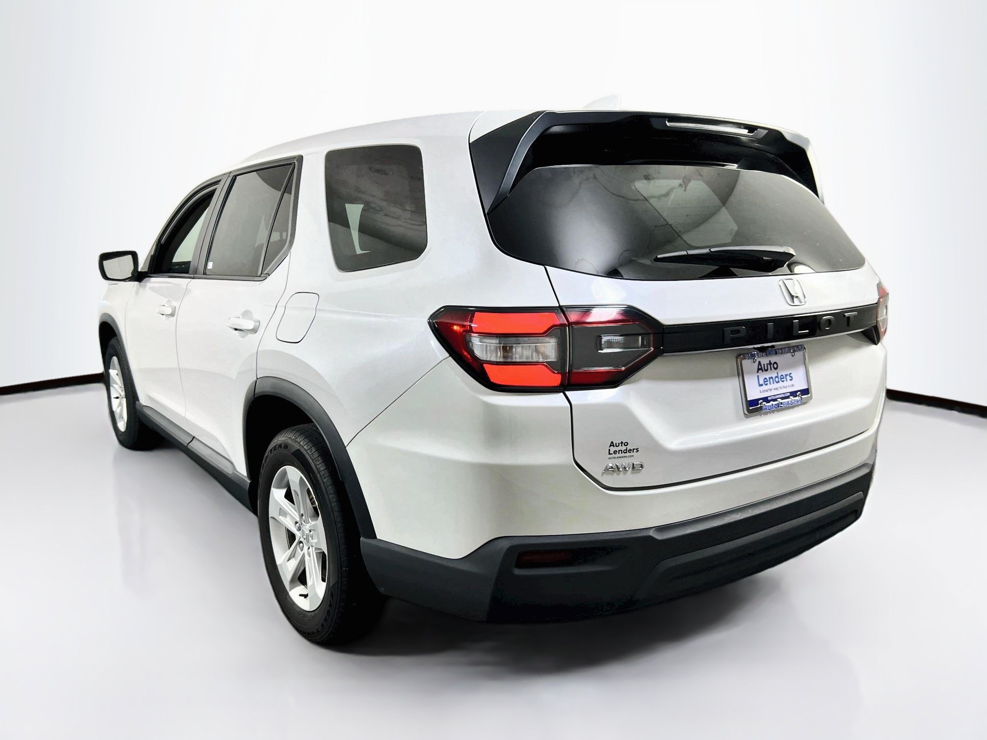 Used 2023 Honda Pilot LX image 7