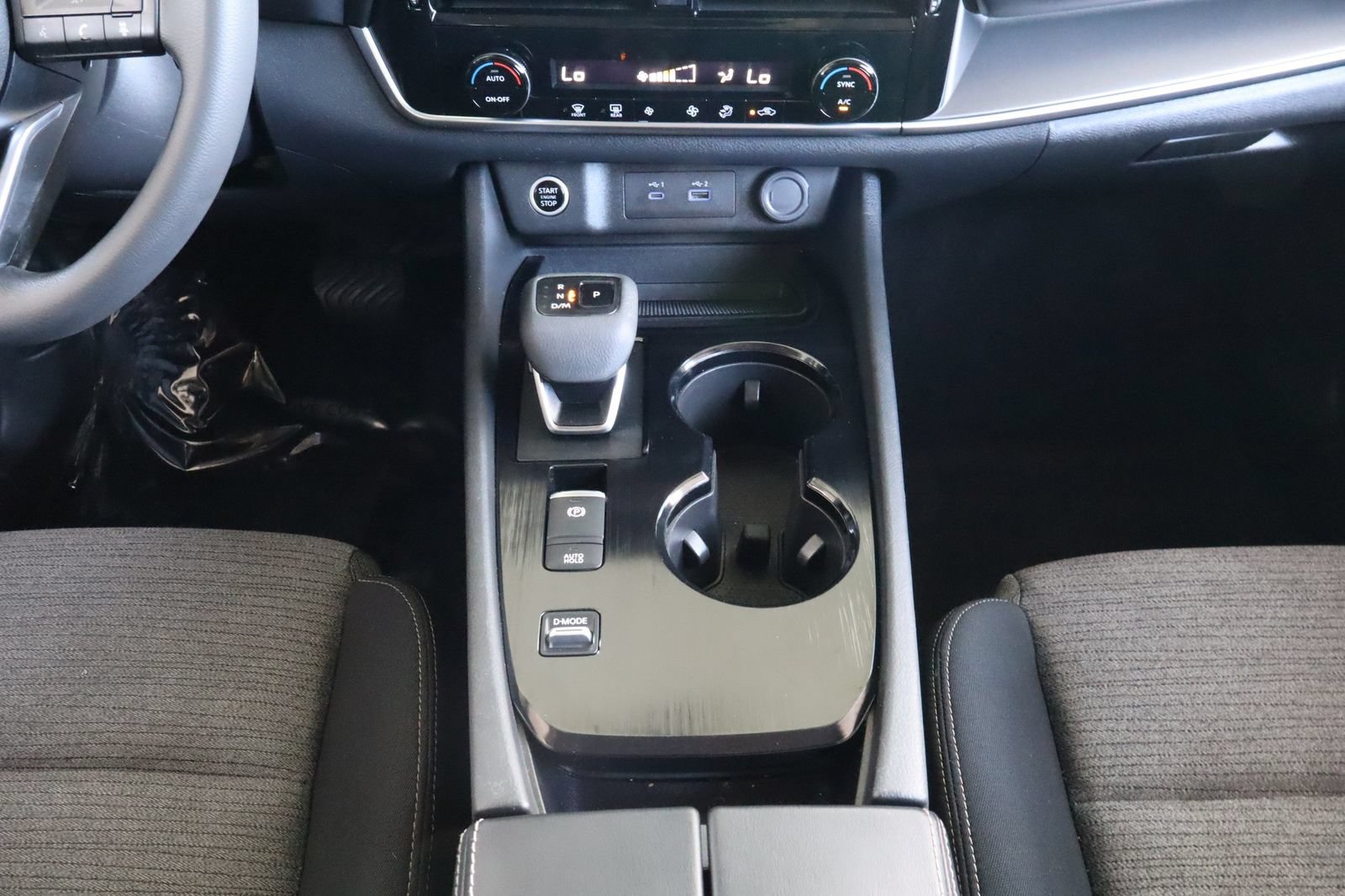 Used 2023 Nissan Rogue SV FWD image 32