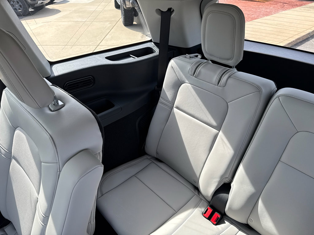New 2026 Lincoln Aviator AWD image 26