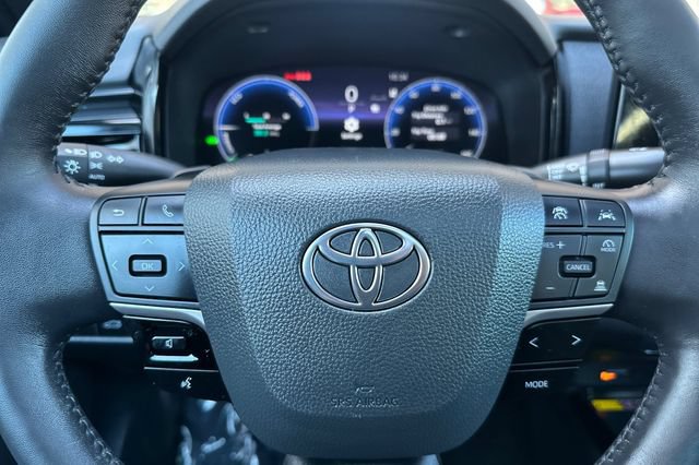 Used 2025 Toyota Camry XSE FWD image 19