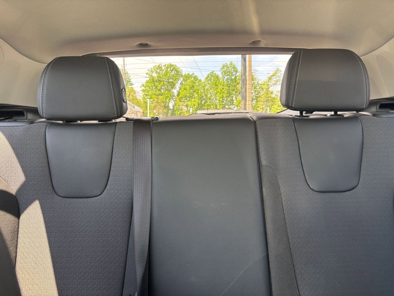 Used 2025 Buick Encore GX Preferred AWD/4WD image 33