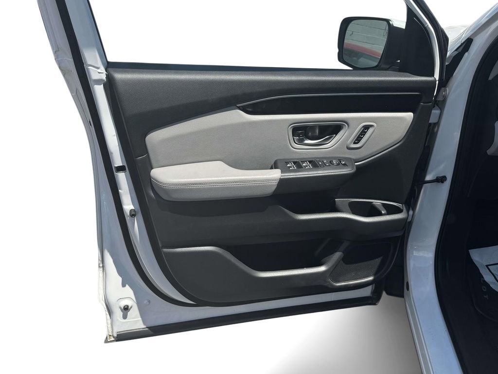 Used 2023 Honda Pilot Touring image 15