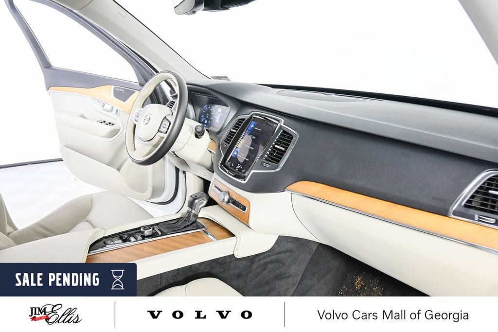 Certified 2021 Volvo XC90 T6 Momentum w/ Climate Package AWD/4WD image 24