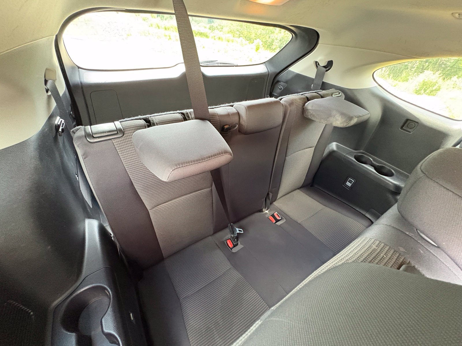 Used 2022 Toyota Highlander LE FWD image 29