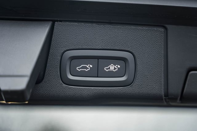 New 2026 Volvo XC60 B5 Ultra w/ Protection Package Premier image 11