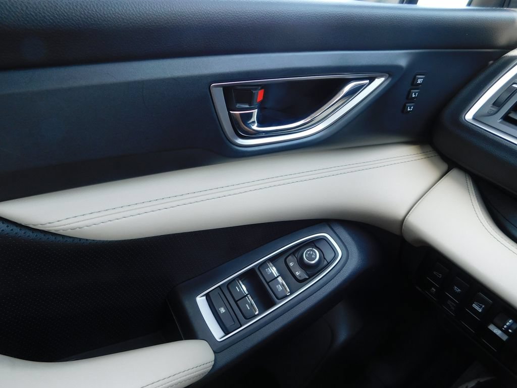 Used 2022 Subaru Ascent Limited AWD/4WD image 34
