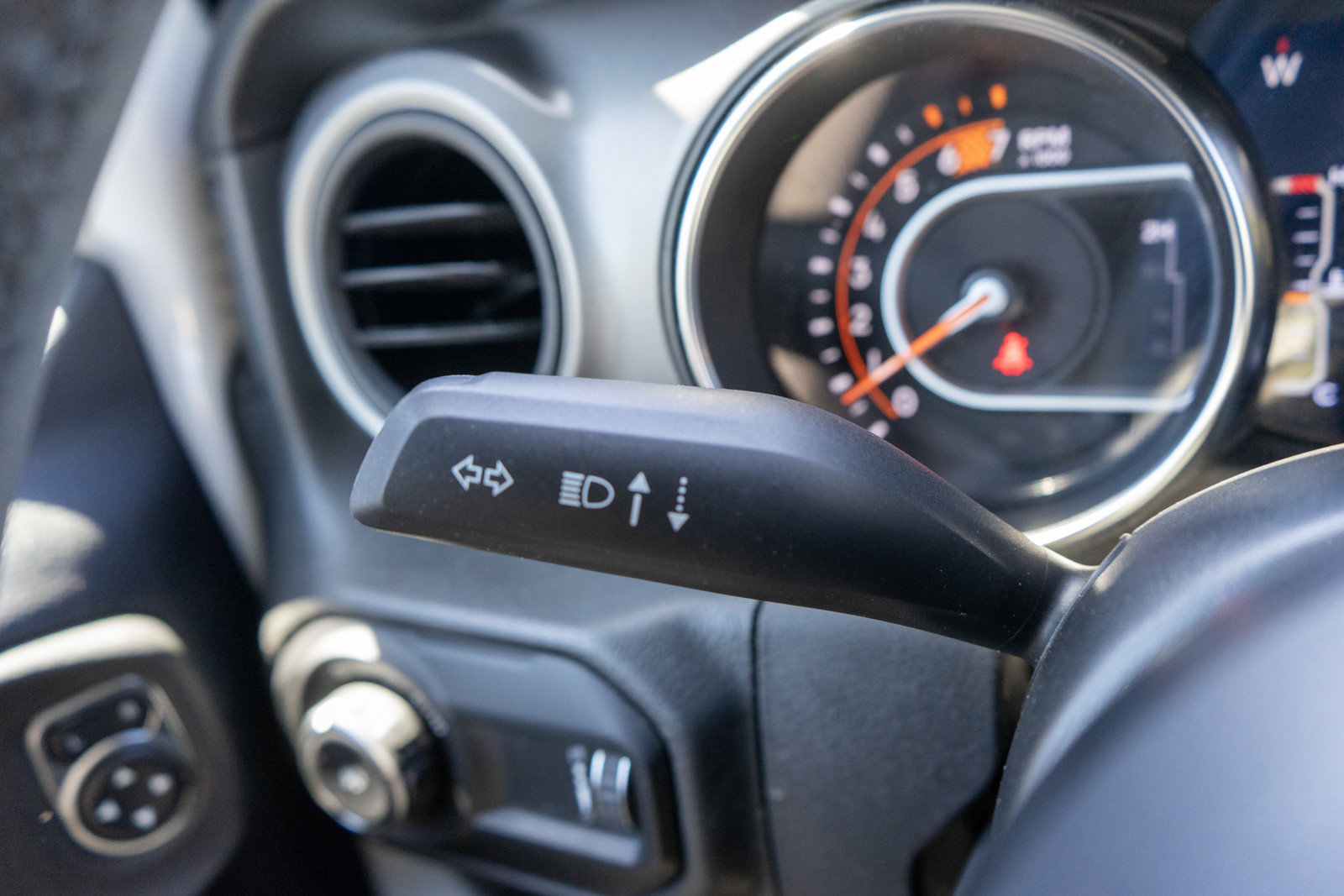 Used 2023 Jeep Wrangler Unlimited Sport AWD/4WD image 25