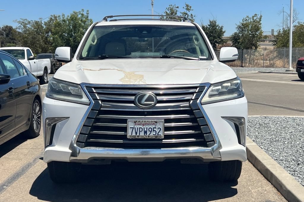 Used 2017 Lexus LX 570 4WD image 3
