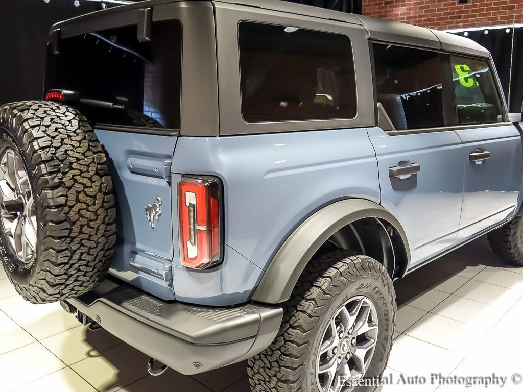 Used 2023 Ford Bronco Badlands image 11