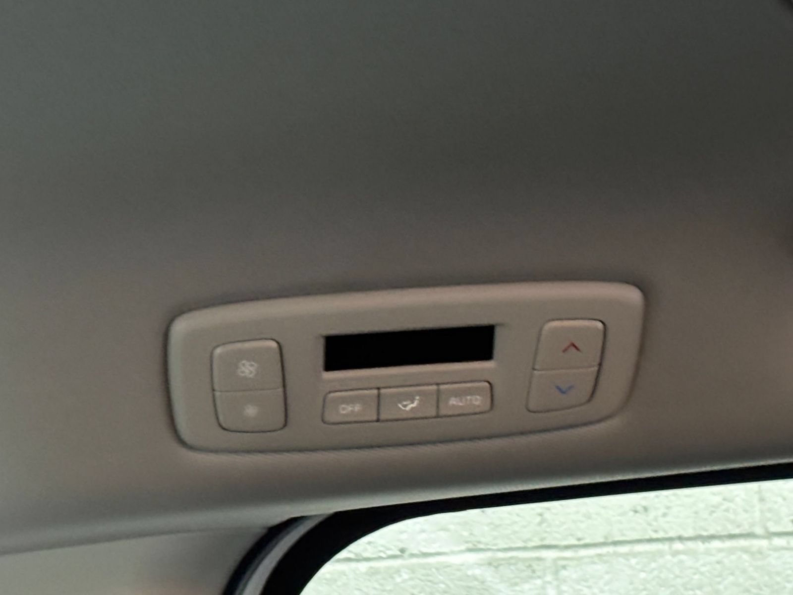 Used 2026 Kia Carnival FWD image 22