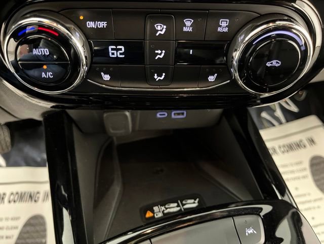 Used 2024 Chevrolet Trax RS w/ Sunroof Package FWD image 27