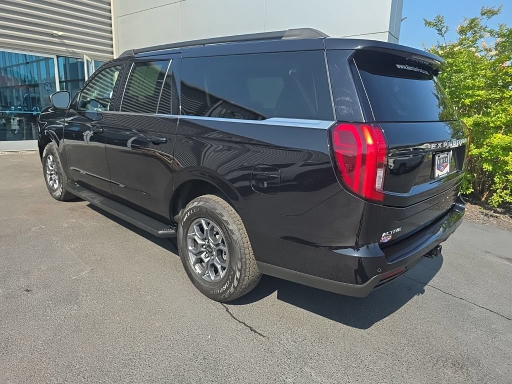 Used 2025 Ford Expedition Max Active AWD/4WD image 10