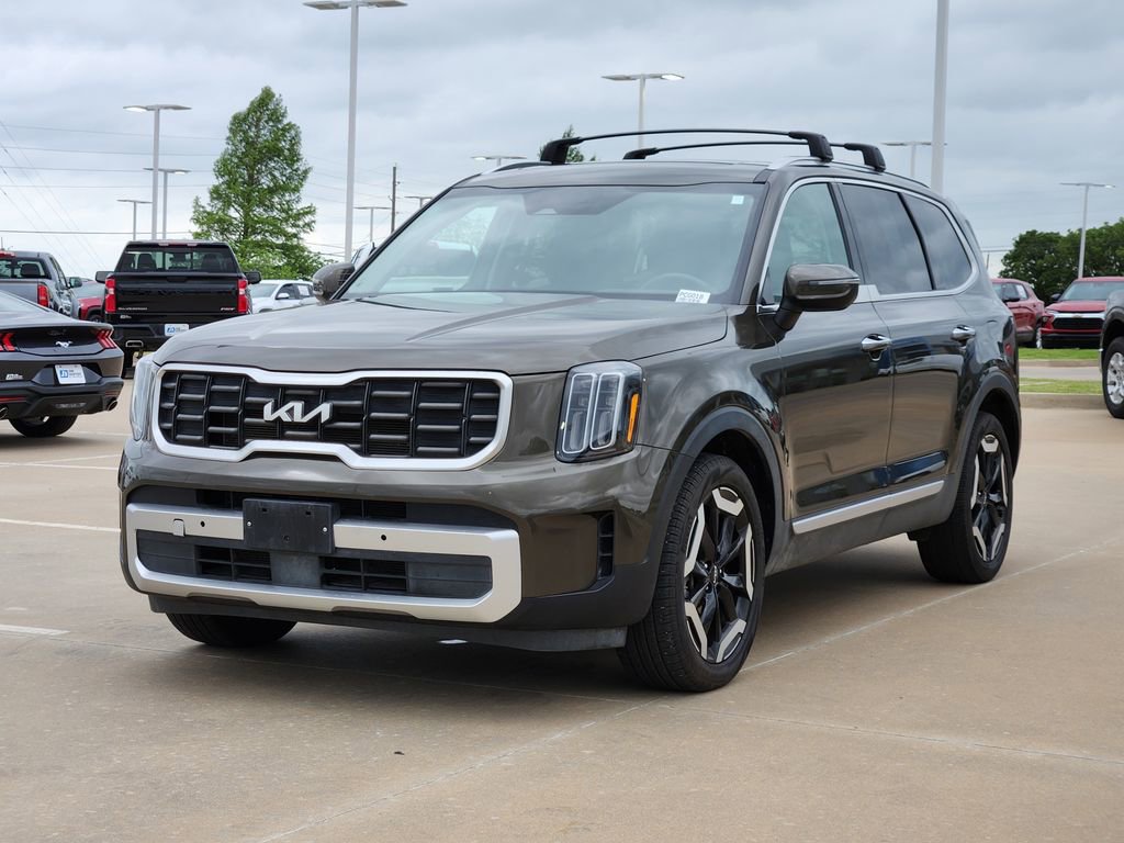 Used 2025 Kia Telluride S AWD/4WD image 3