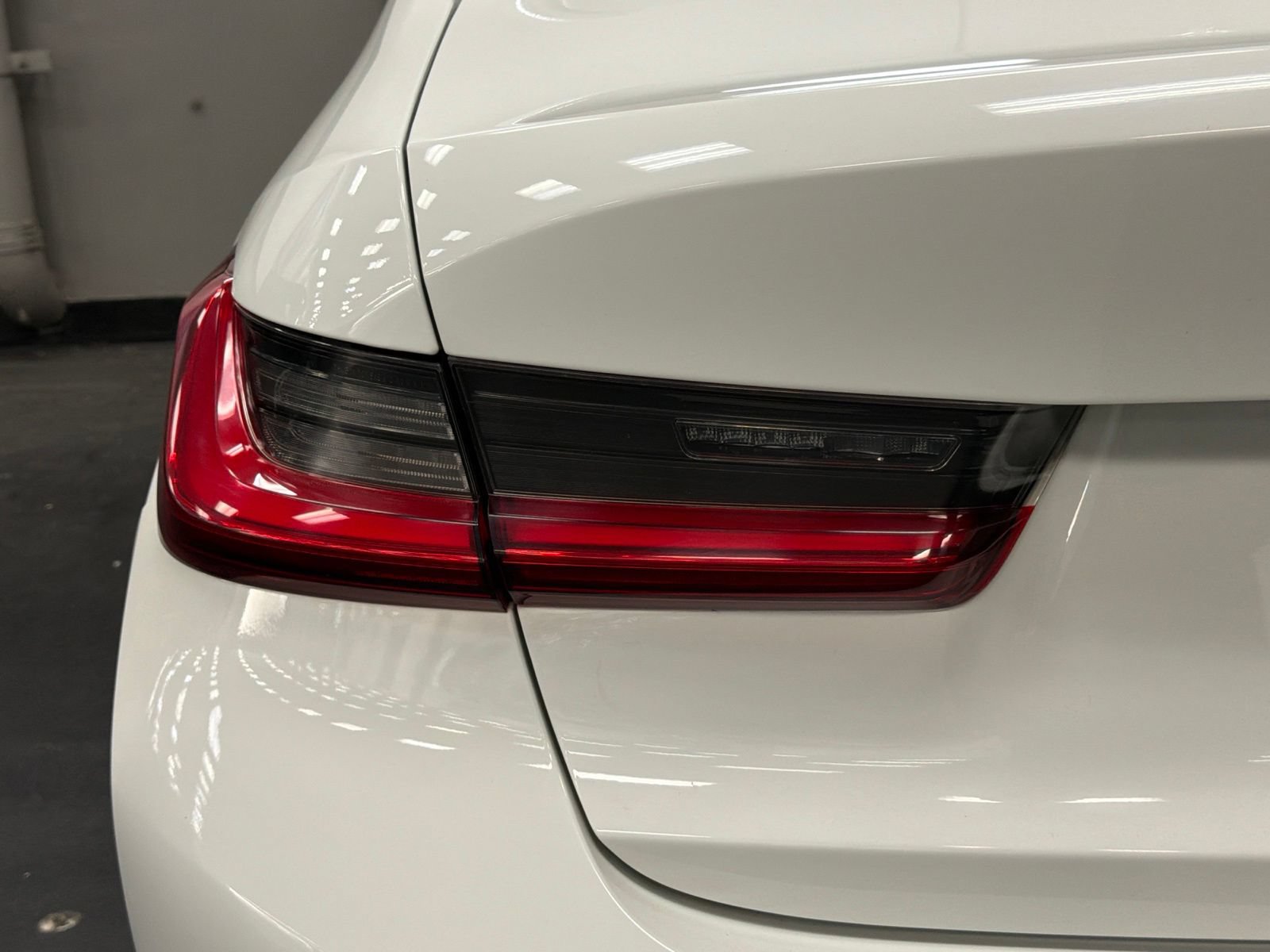 Used 2021 BMW 330i Sedan w/ Convenience Package RWD image 14