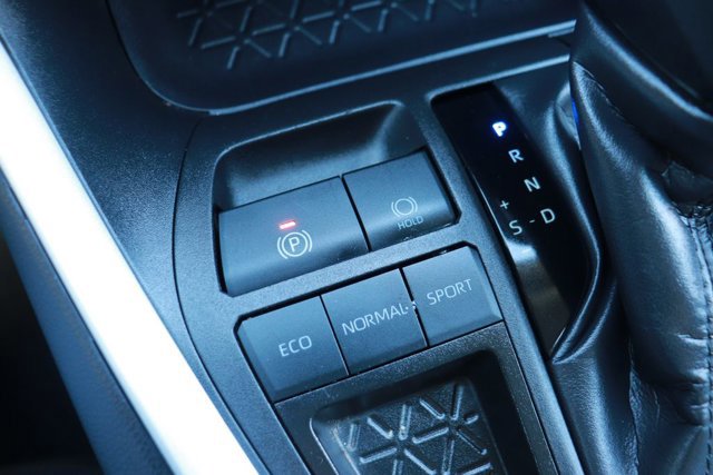 Used 2025 Toyota RAV4 XLE image 16