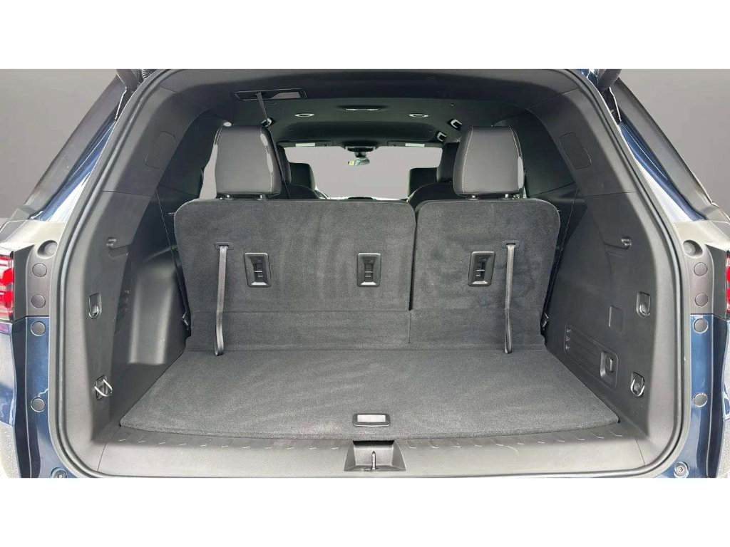 Used 2023 Chevrolet Traverse LT AWD/4WD image 9