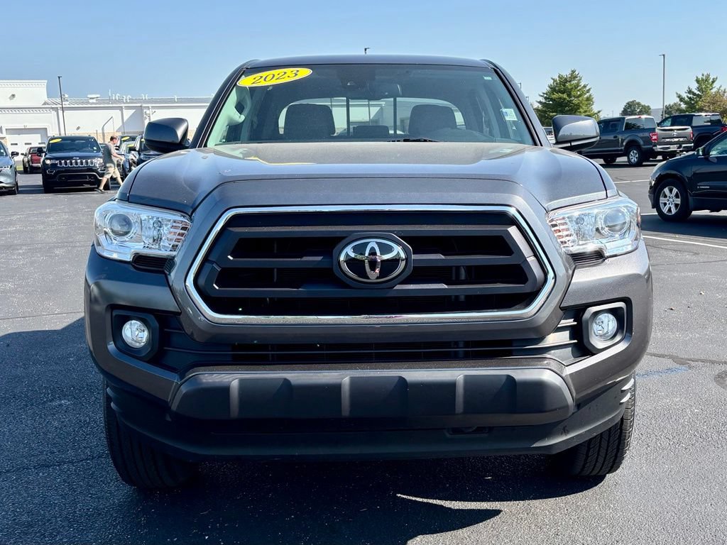 Used 2023 Toyota Tacoma SR5 AWD/4WD image 10