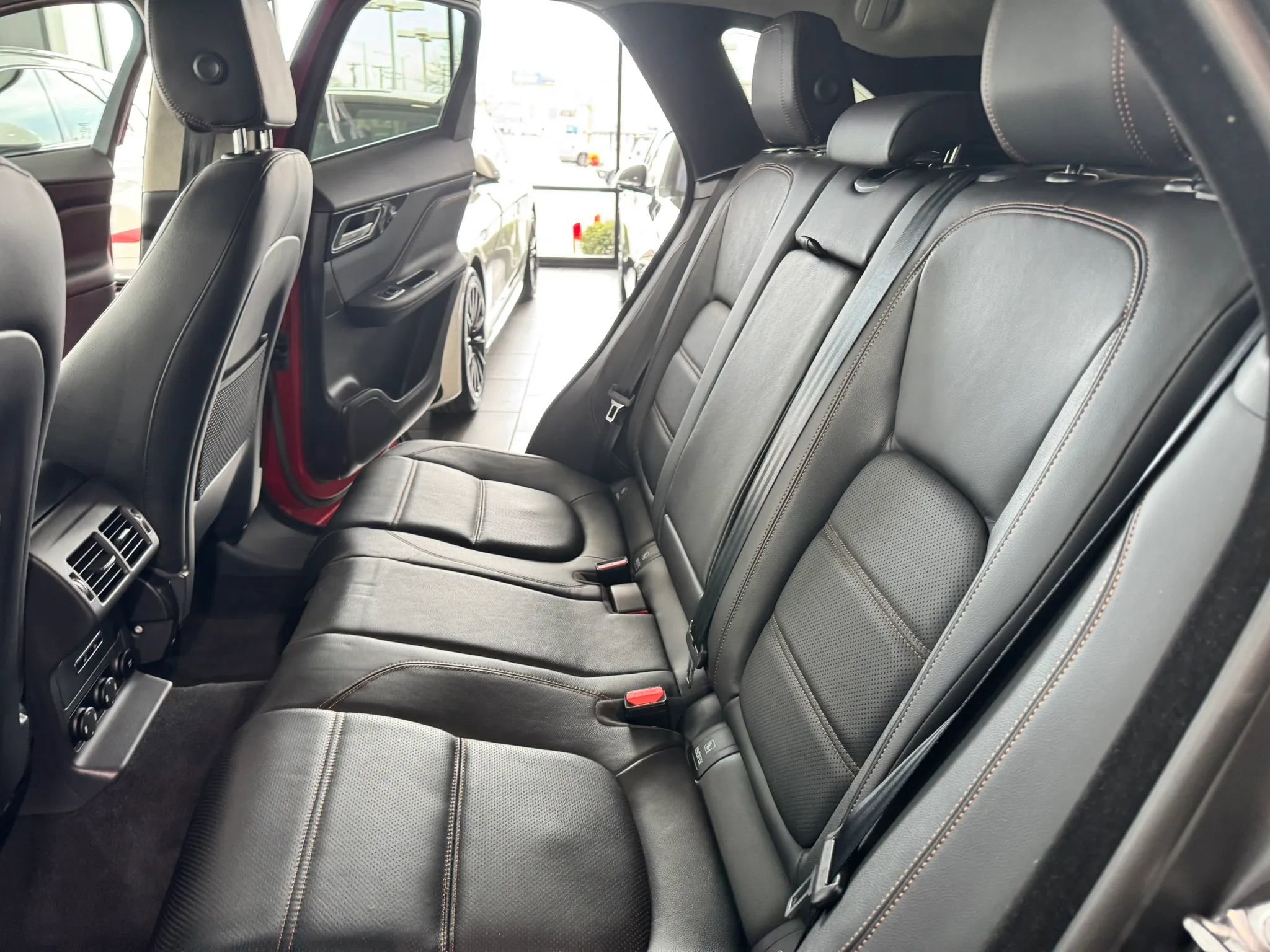 Used 2020 Jaguar F-PACE Prestige AWD/4WD image 21
