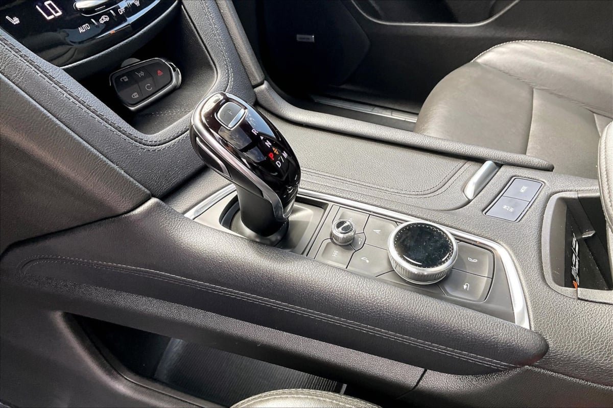 Used 2025 Cadillac XT5 Premium Luxury FWD image 15