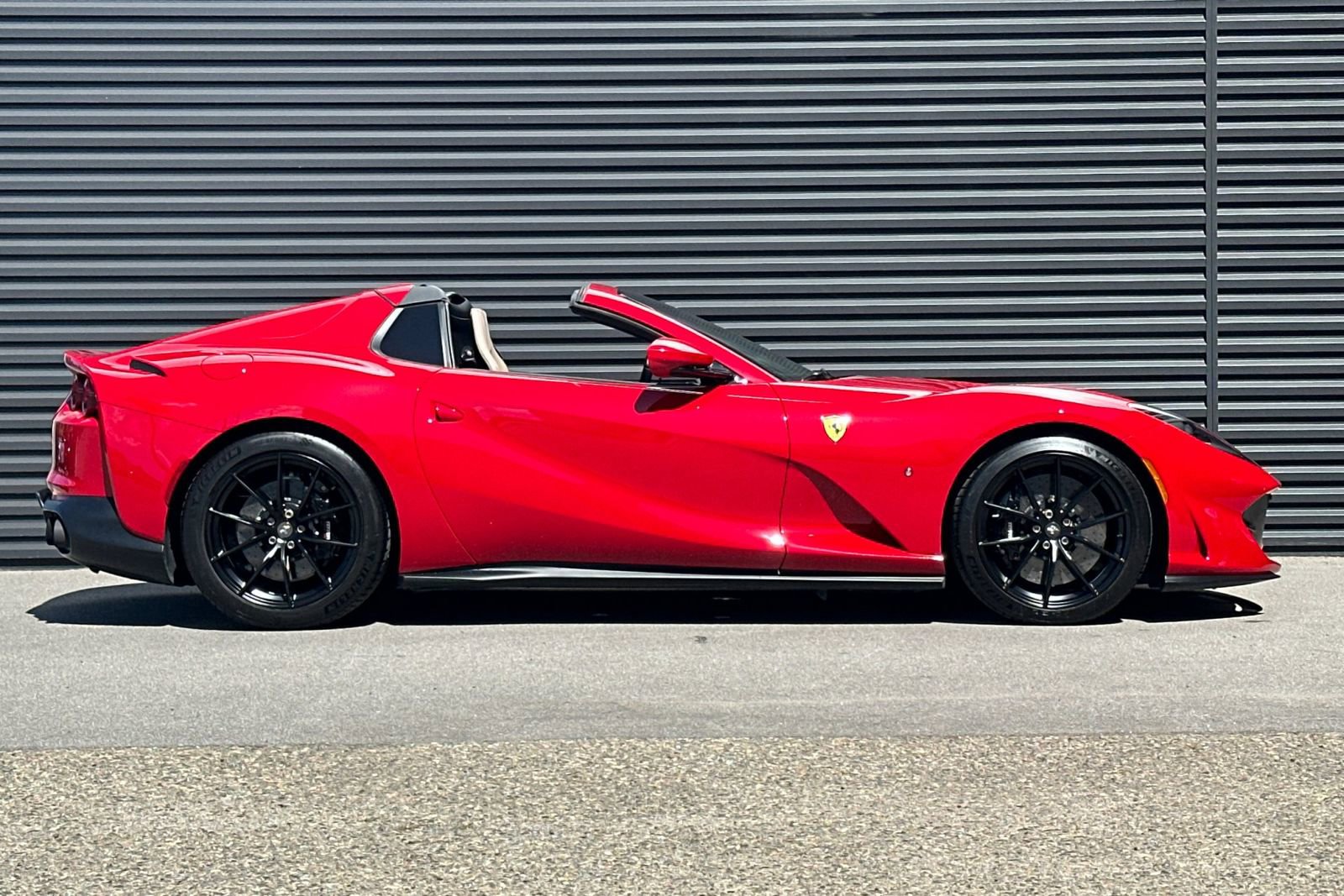 Used 2021 Ferrari 812 GTS RWD image 9