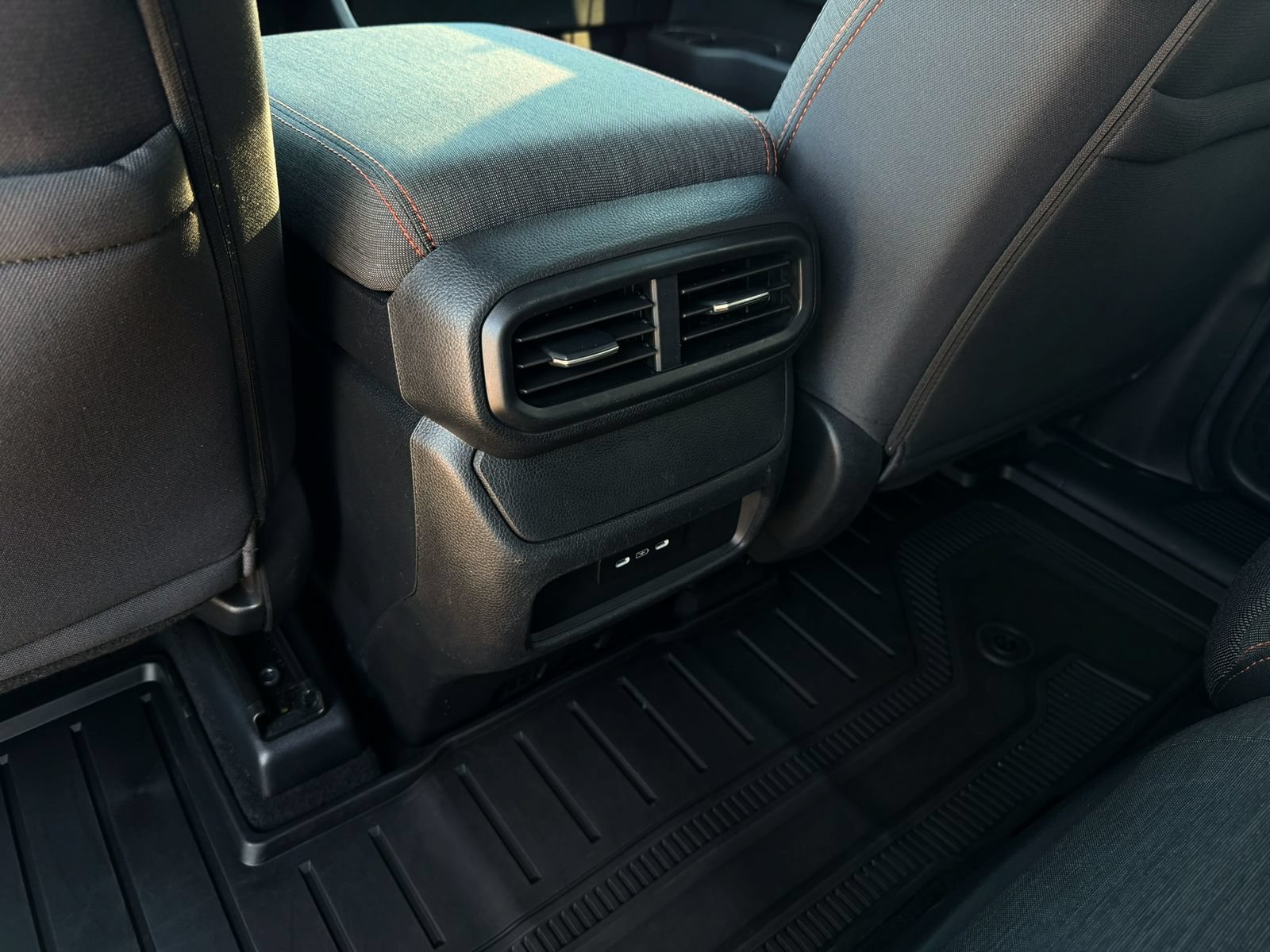 Used 2025 Honda Pilot Sport image 25
