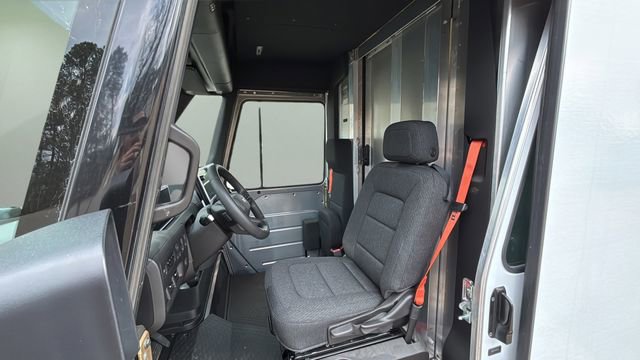 New 2025 Chevrolet Brightdrop 400 image 15