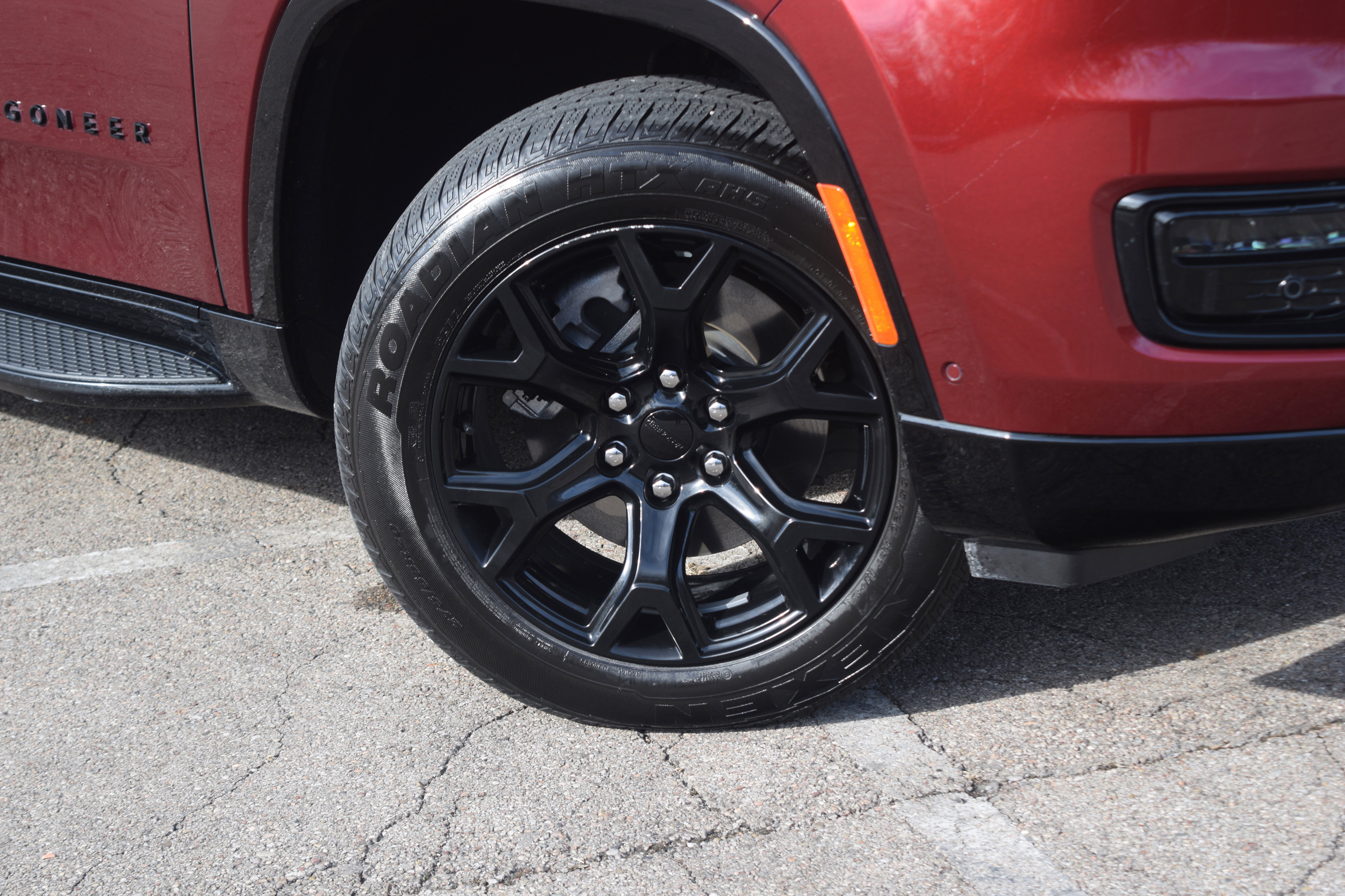 Used 2023 Jeep Wagoneer Series II image 32