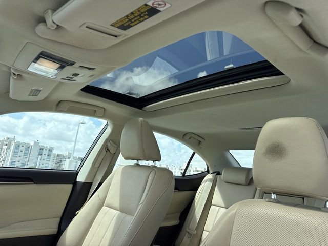 Used 2018 Lexus ES 350 350 w/ Luxury Package w/Wood Trim image 22