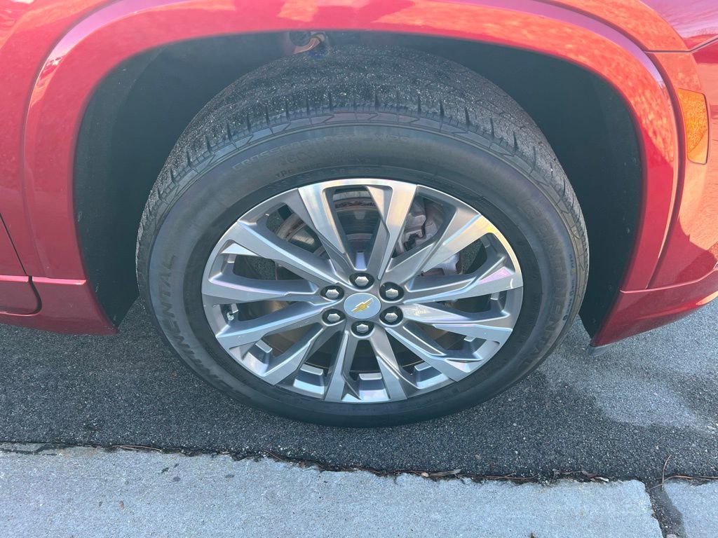 Used 2023 Chevrolet Traverse Premier image 12