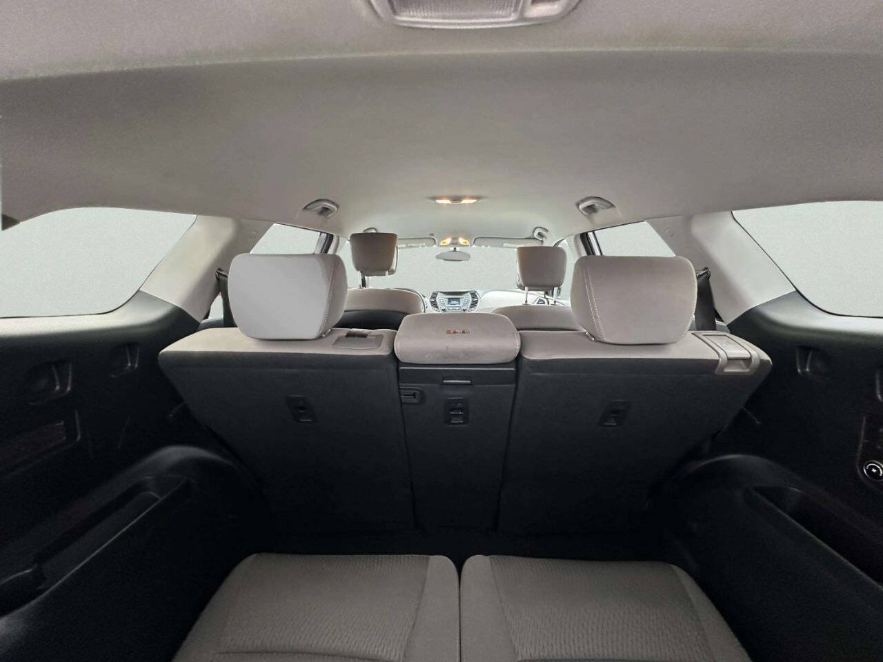 Used 2016 Hyundai Santa Fe SE AWD/4WD image 12