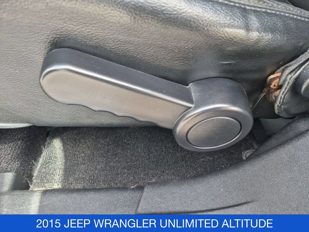 Used 2015 Jeep Wrangler Unlimited Sahara AWD/4WD image 15