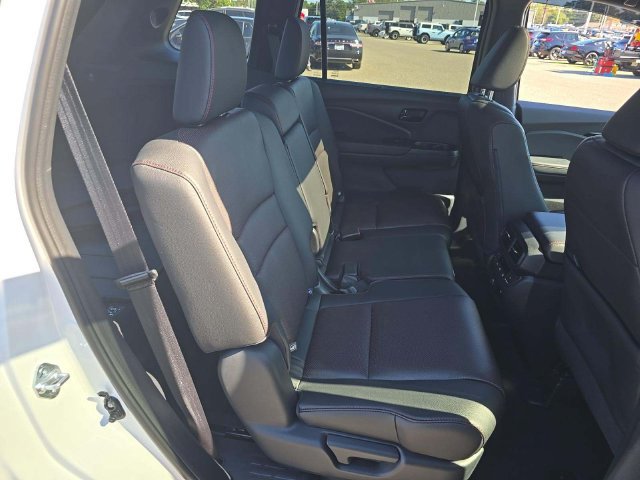 Used 2024 Honda Passport Black Edition image 18