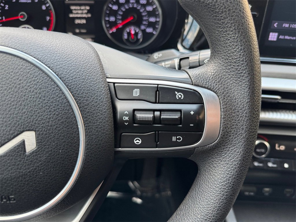 Used 2022 Kia K5 LXS image 24