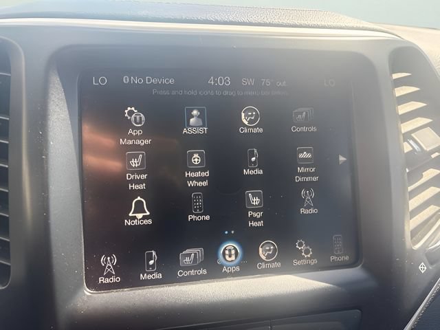Used 2018 Jeep Cherokee Latitude Plus w/ Comfort/Convenience Group AWD/4WD image 18