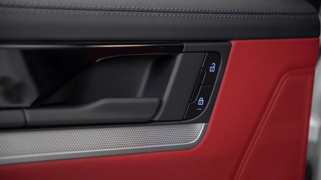 New 2025 Porsche Cayenne Coupe image 15