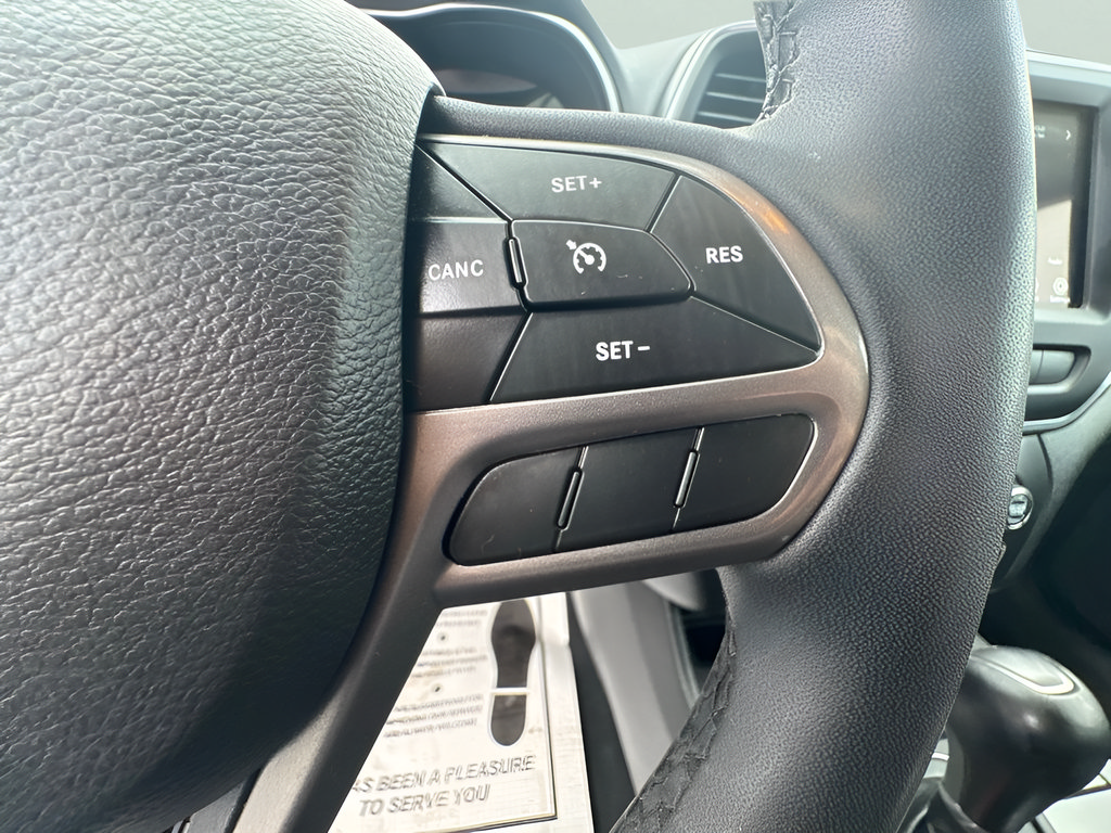 Used 2022 Jeep Cherokee Latitude Lux AWD/4WD image 22