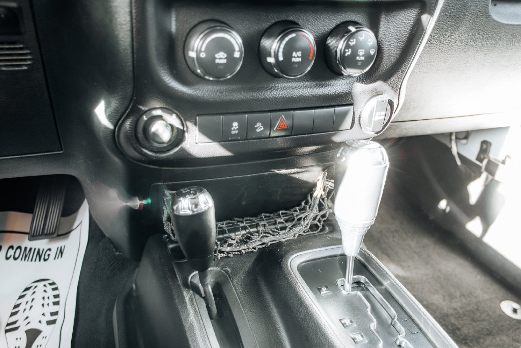Used 2015 Jeep Wrangler Unlimited Sport AWD/4WD image 19