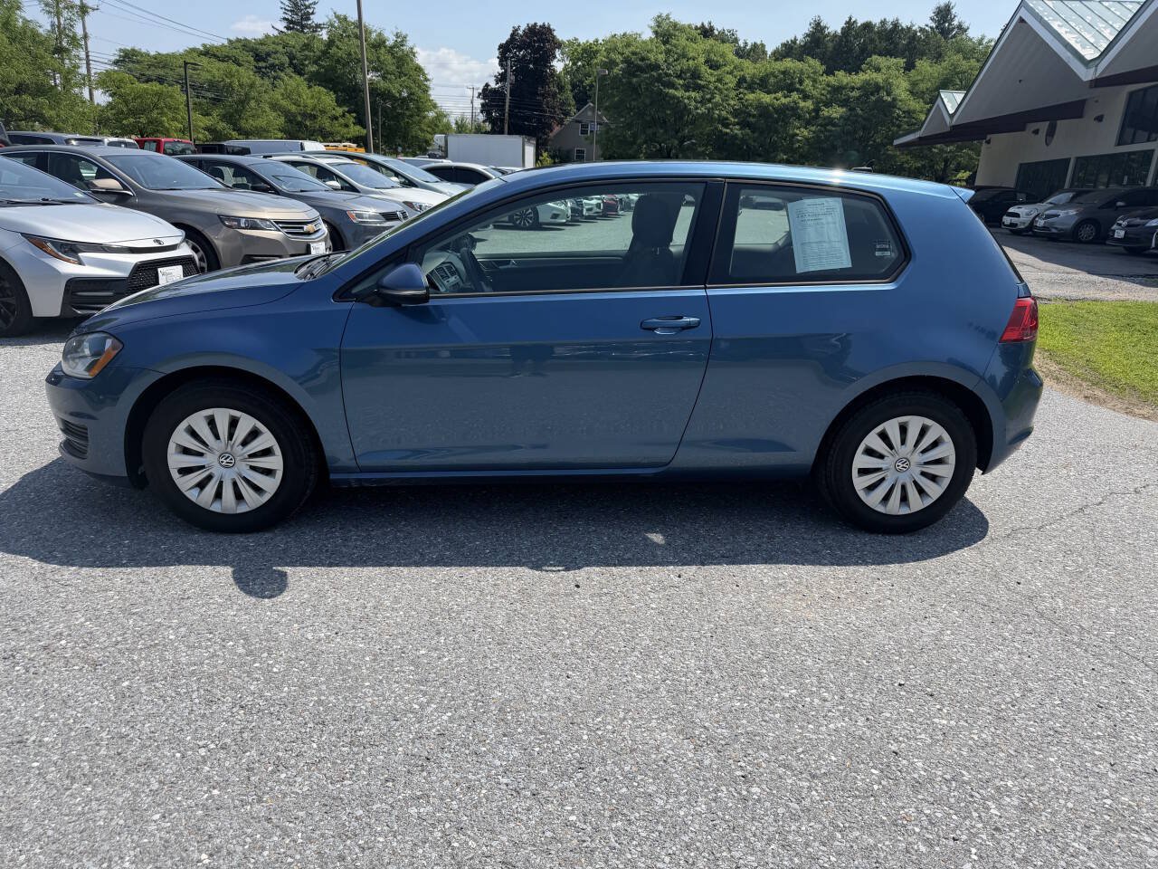 Used 2015 Volkswagen Golf Launch Edition FWD image 2