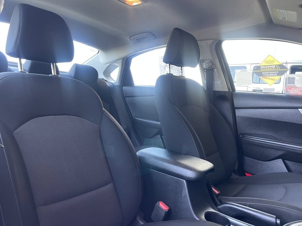 Used 2022 Kia Forte LXS FWD image 25